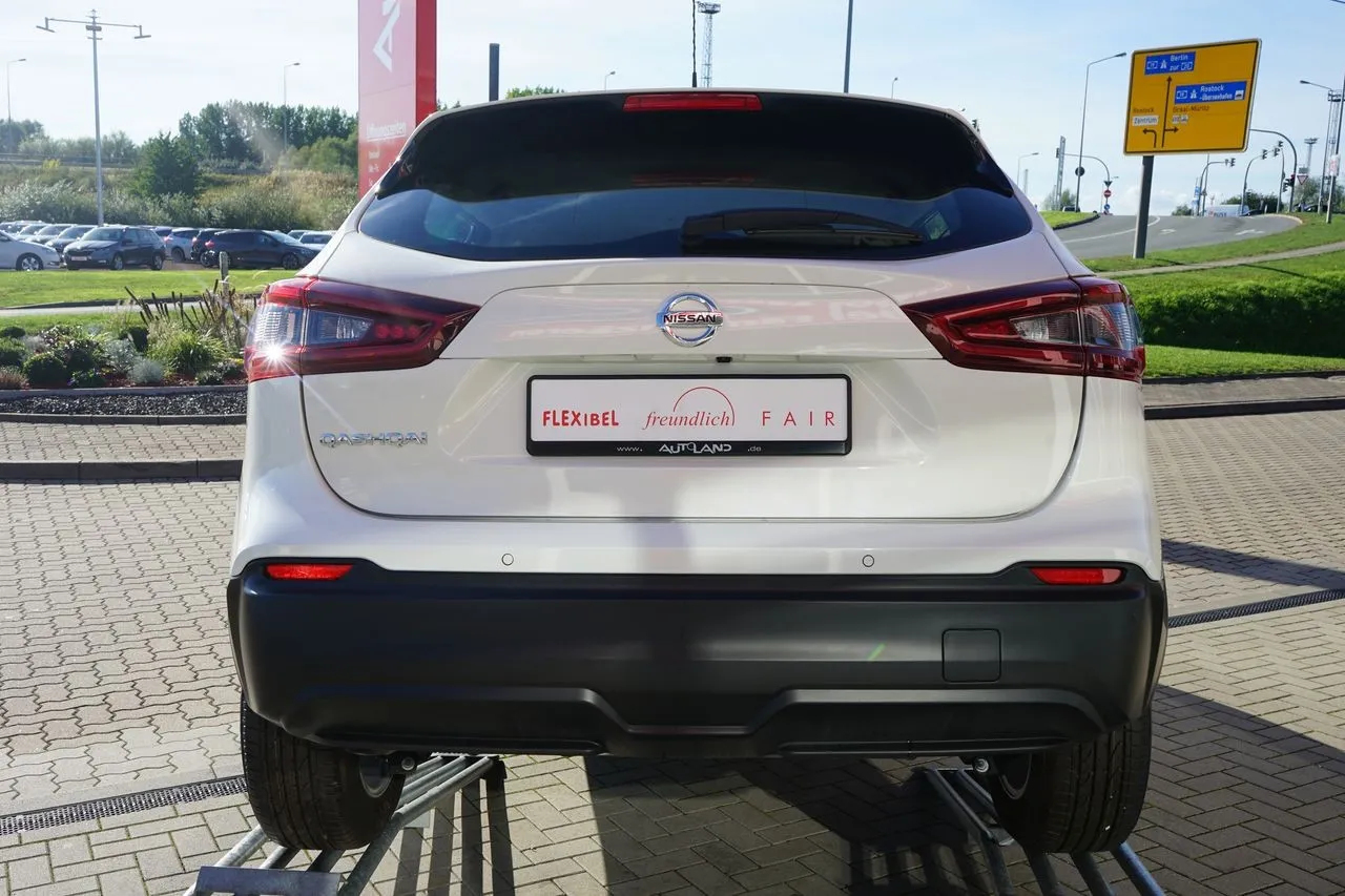 Nissan Qashqai 1.3 DIG-T...  Image 3